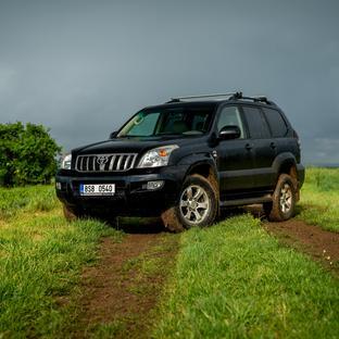 Toyota Land Cruiser 120