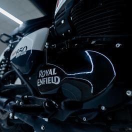 Royal Enfield Shotgun 650 TWIN night session