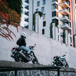 Royal Enfield Continental GT 650 TWIN & Zuzana