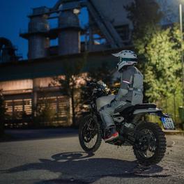 Royal Enfield Himalayan 450 night session