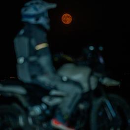 Royal Enfield Himalayan 450 night session