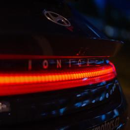 Hyundai IONIQ 6 night session