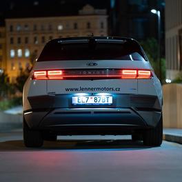 Hyundai IONIQ 5 night session