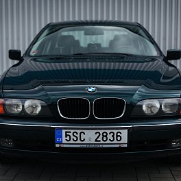 BMW 523i (E39)